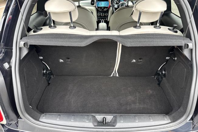MINI Hatchback Photo 12