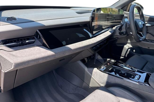 AUDI Q6 E-Tron Photo 2