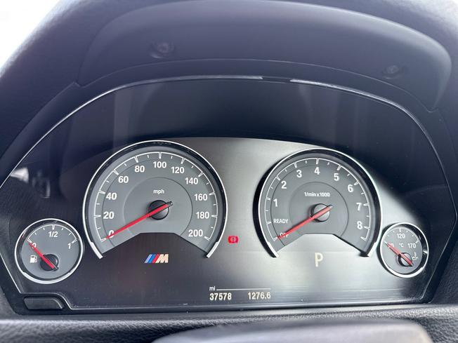 BMW M4 Photo 15
