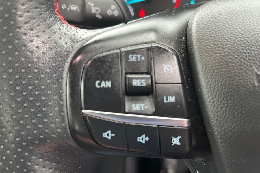 Ford FIESTA Photo autoimg-cec70800904394127809a11657e6dbe52fedde56.jpg