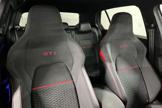 VOLKSWAGEN Golf Photo 26