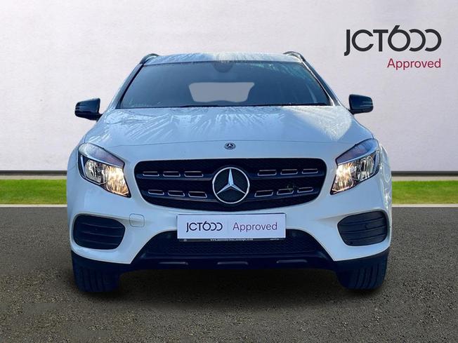 MERCEDES-BENZ GLA Photo 8
