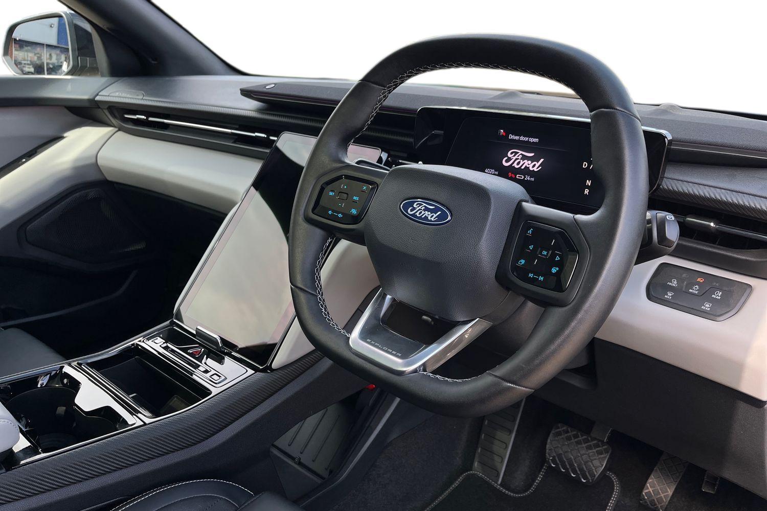 Ford EXPLORER Photo 8