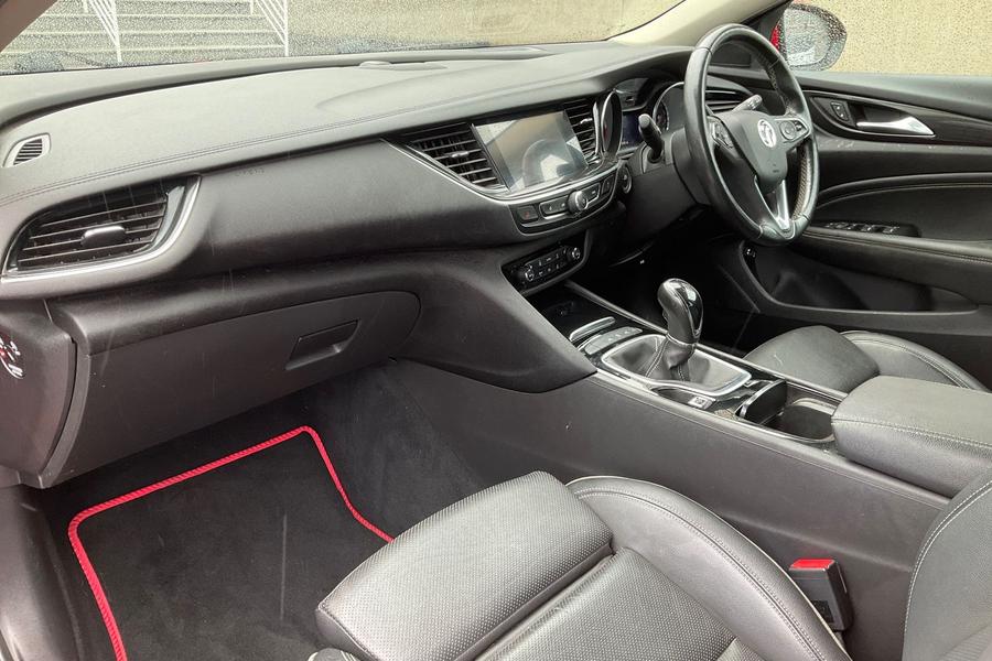 Vauxhall INSIGNIA Photo autoimg-ced42cfa62670ffb9433e9f151c8302e27a64a10.jpg