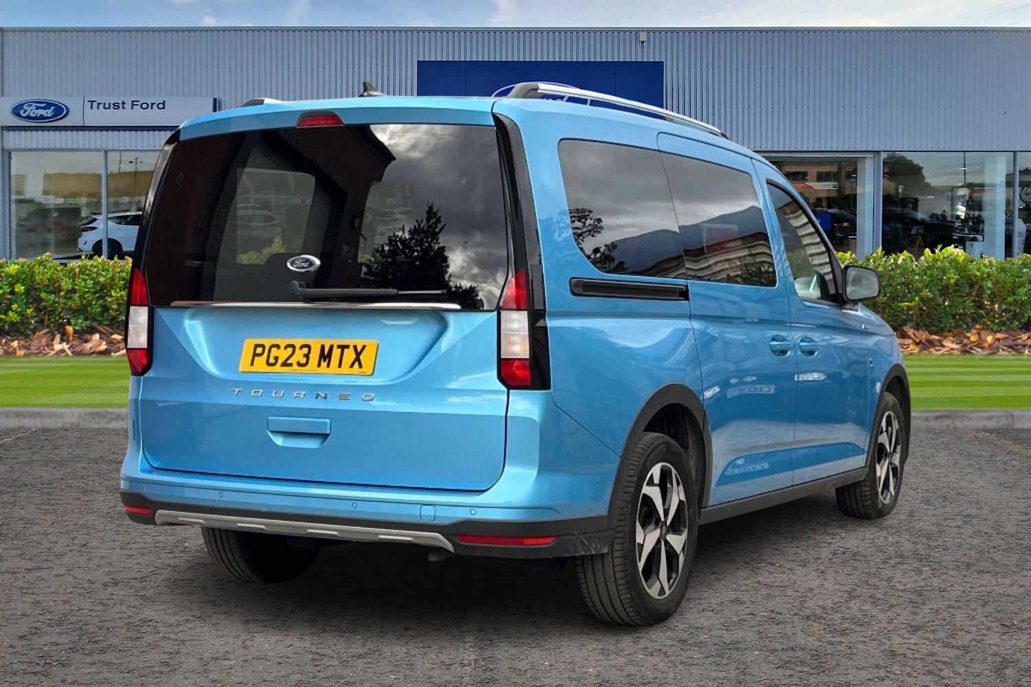 Ford TOURNEO CONNECT Photo 3