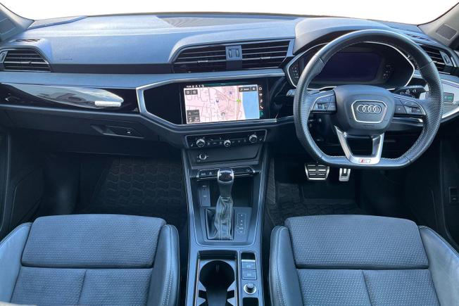 AUDI Q3 Photo 10