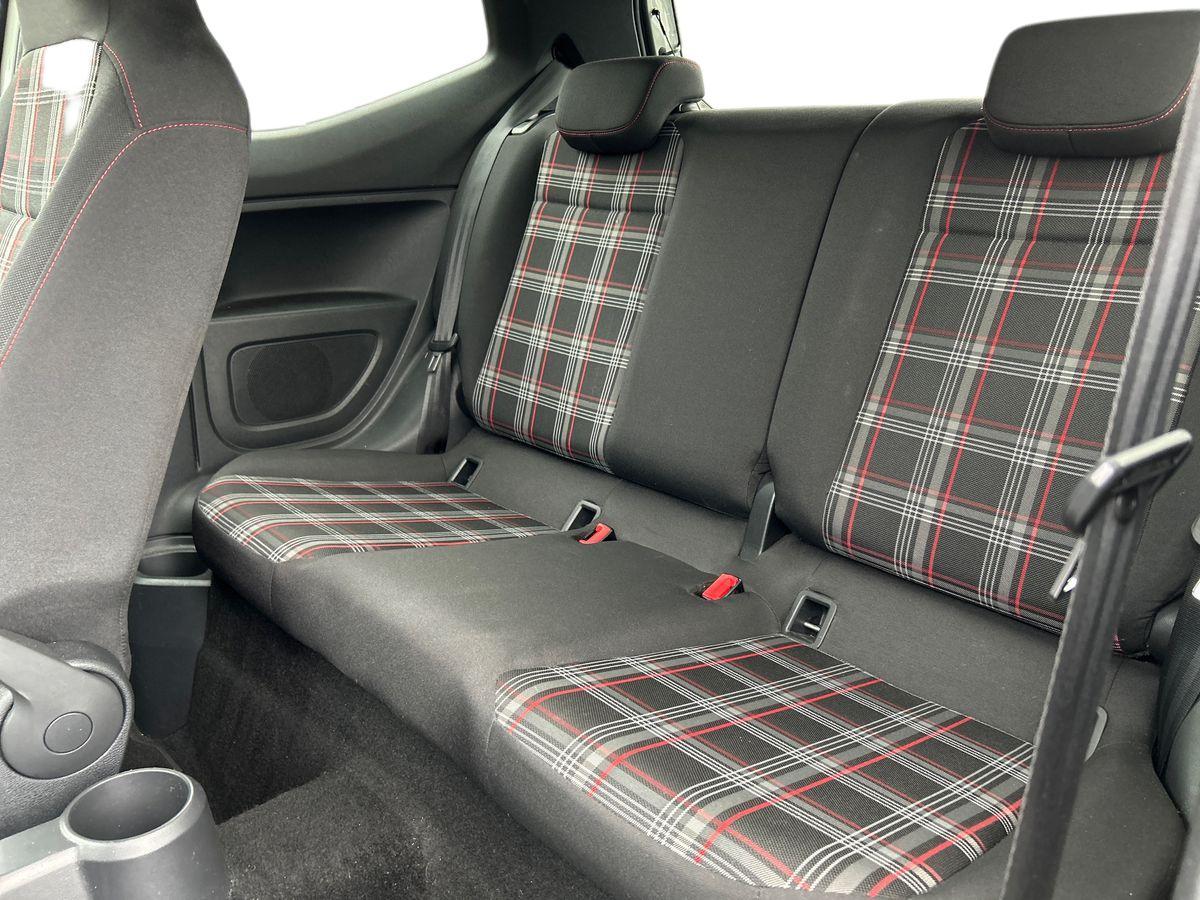 Volkswagen up! Photo autoimg-ced7fe69f496c5598d8395e02486fac19eb2d76d.jpg