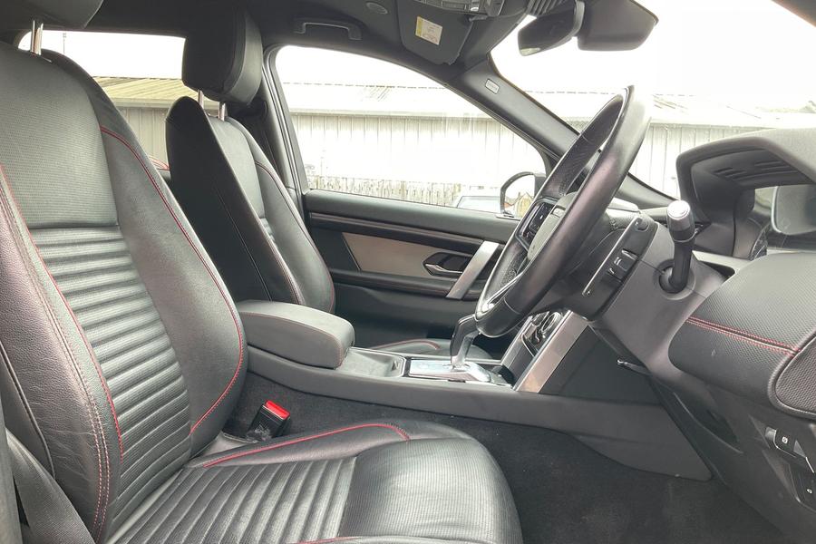 Land Rover Discovery Sport Photo autoimg-ced9d3d00cd3fbda99bf15f79f6a0aa5e0d905a2.jpg