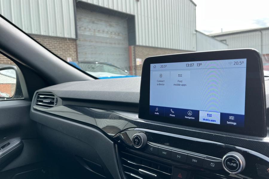Ford KUGA Photo autoimg-ceeb48cf859df89510311a4e329f73978663415e.jpg