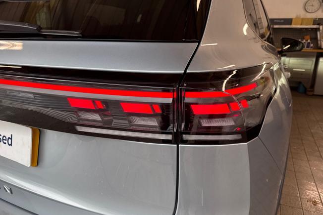 VOLKSWAGEN Tiguan Photo 18
