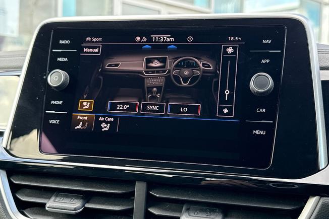 VOLKSWAGEN T-Roc Photo 30