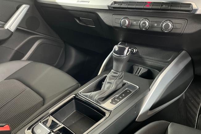 AUDI Q2 Photo 23