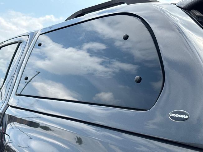 TOYOTA Hilux Photo 33