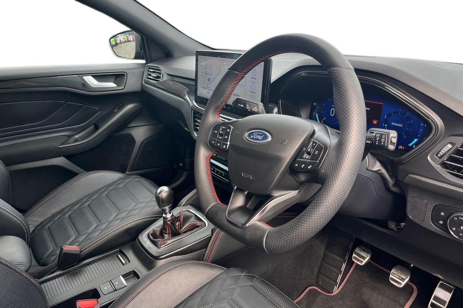 Ford FOCUS Photo autoimg-cef8bb3d6e6e94950c9c30f942ff8337d443a5f1.jpg