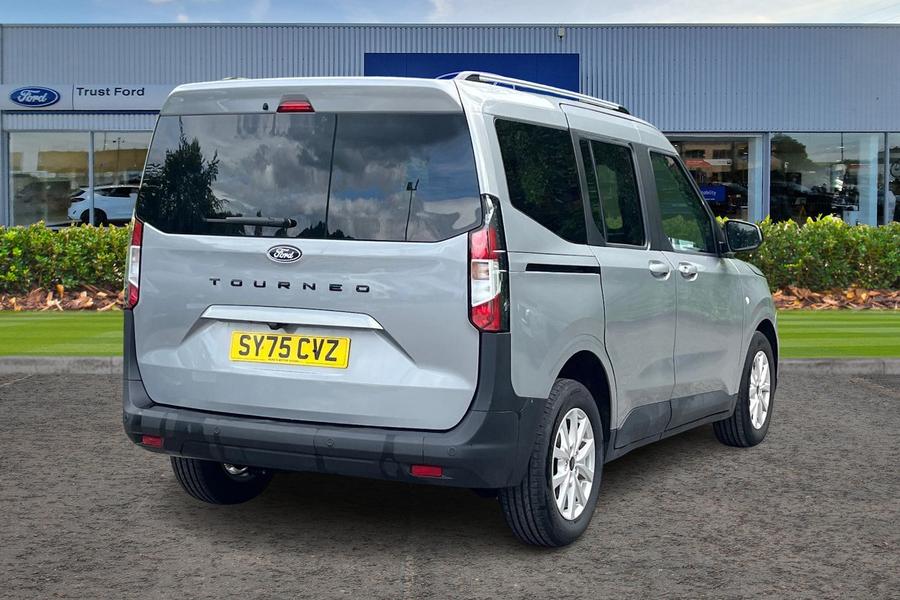 Ford Tourneo Courier Photo autoimg-cefab689781338fa0dd019b807884b1385f513d3.jpg