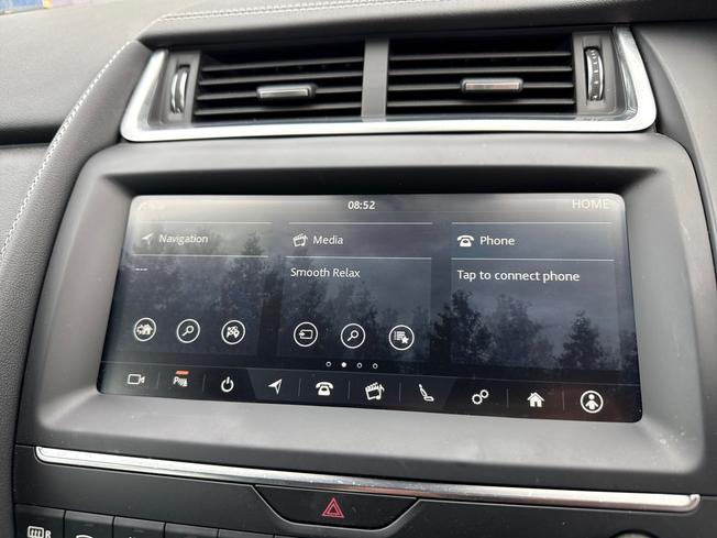 JAGUAR E-Pace Photo 13