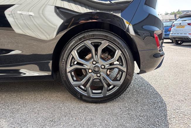 FORD Fiesta Photo 24