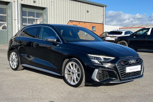 AUDI S3 Photo 22