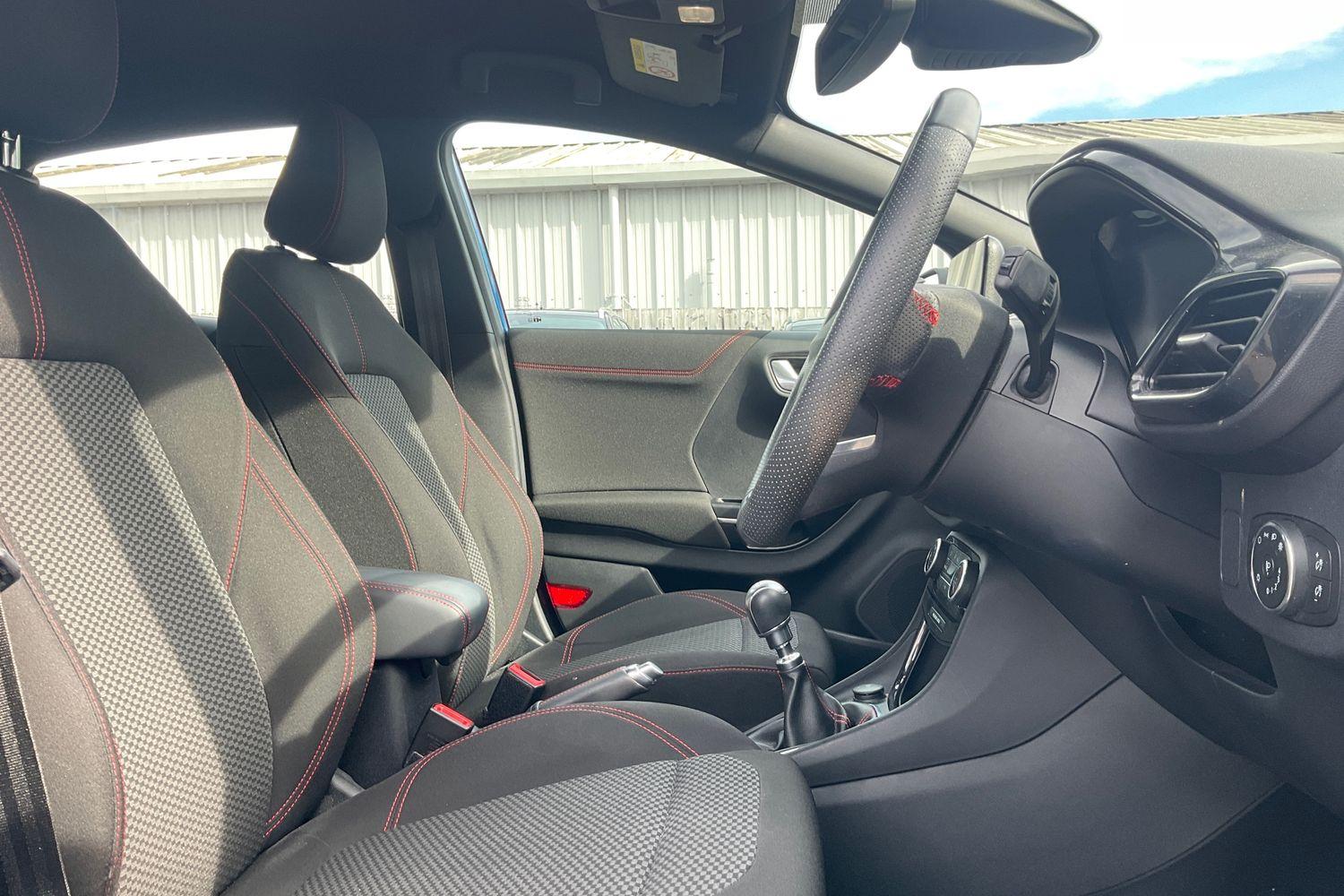 Ford PUMA Photo 16