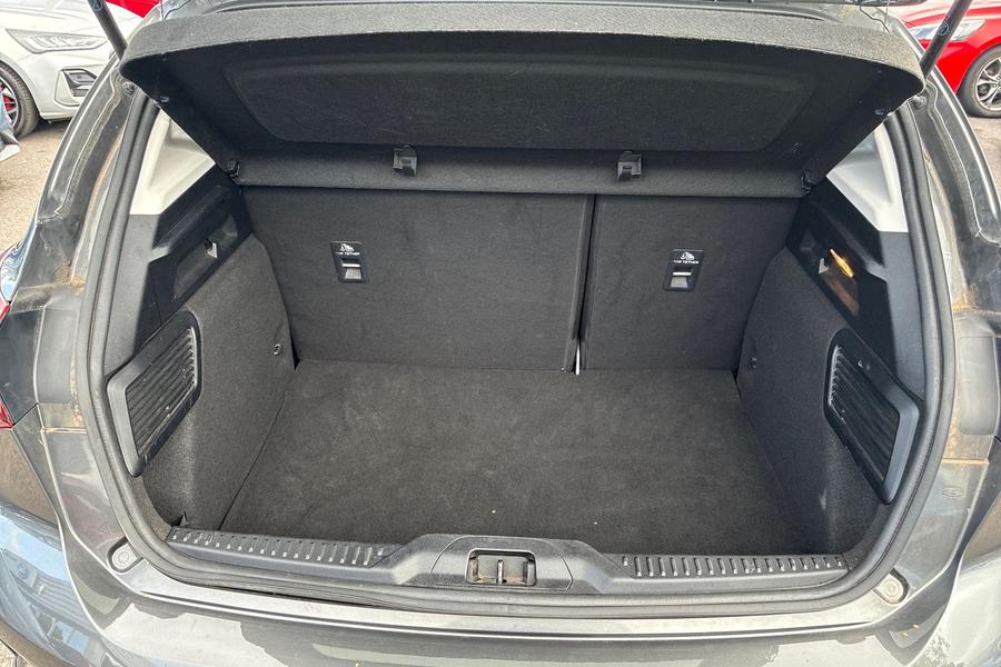 Ford FOCUS Photo autoimg-cf08e378eb1f08704695adb5768b0a6c7afe8b2d.jpg
