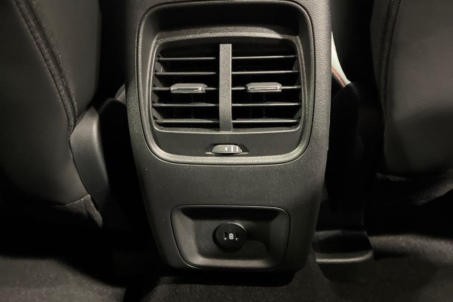 Ford Kuga Photo autoimg-cf0a70d790beedf6ba5e553e36f26266befb9e3d.jpg