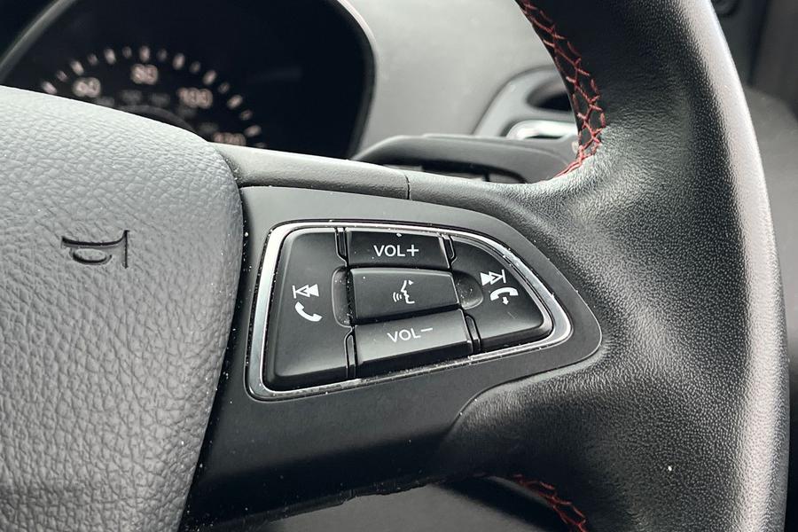 Ford Kuga Photo autoimg-cf0ed76dea8c200490a6195ceca17b8528d22d50.jpg
