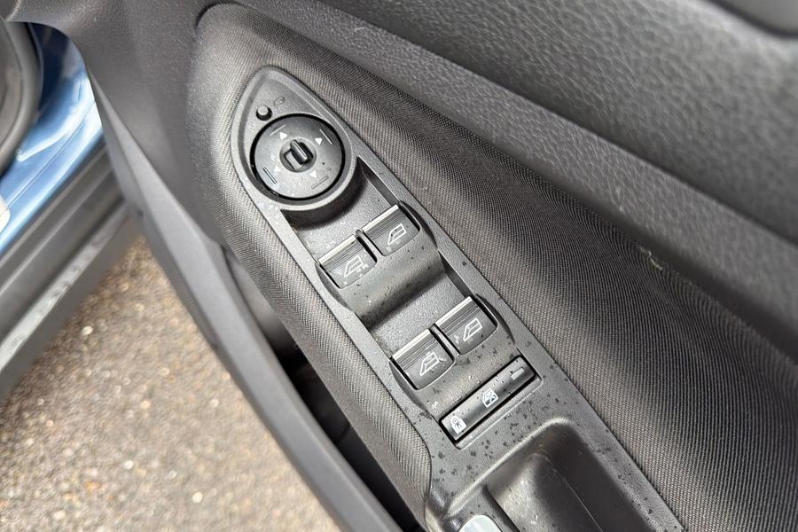 Ford GRAND C-MAX Photo autoimg-cf102128e7f88efdf2899dc61efd171cd531dbbb.jpg