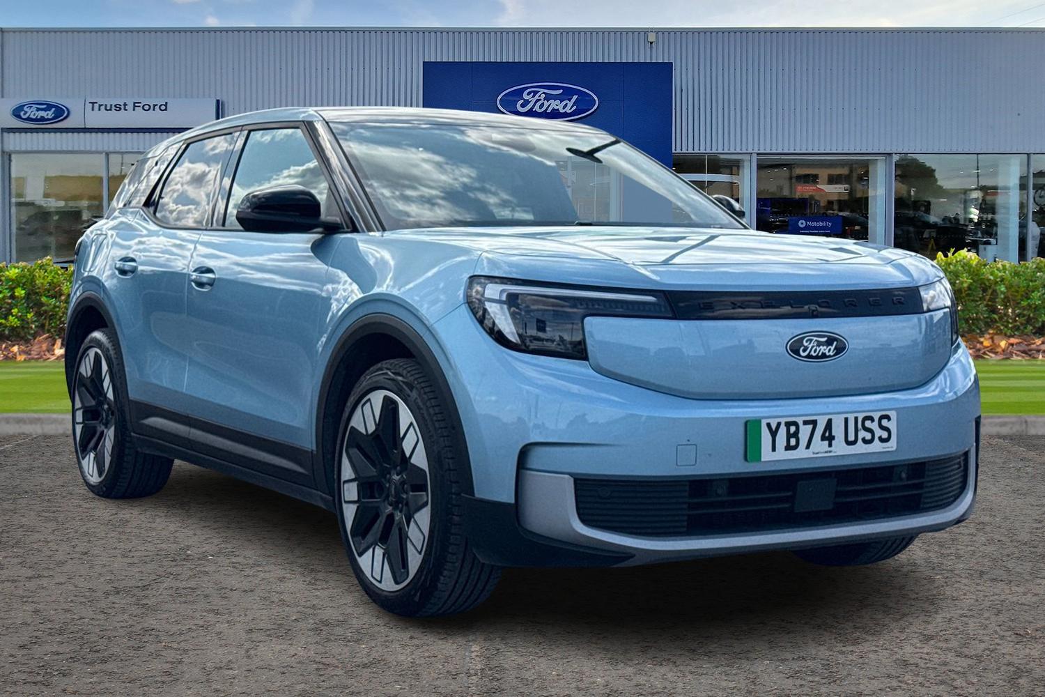 Ford EXPLORER Photo 0