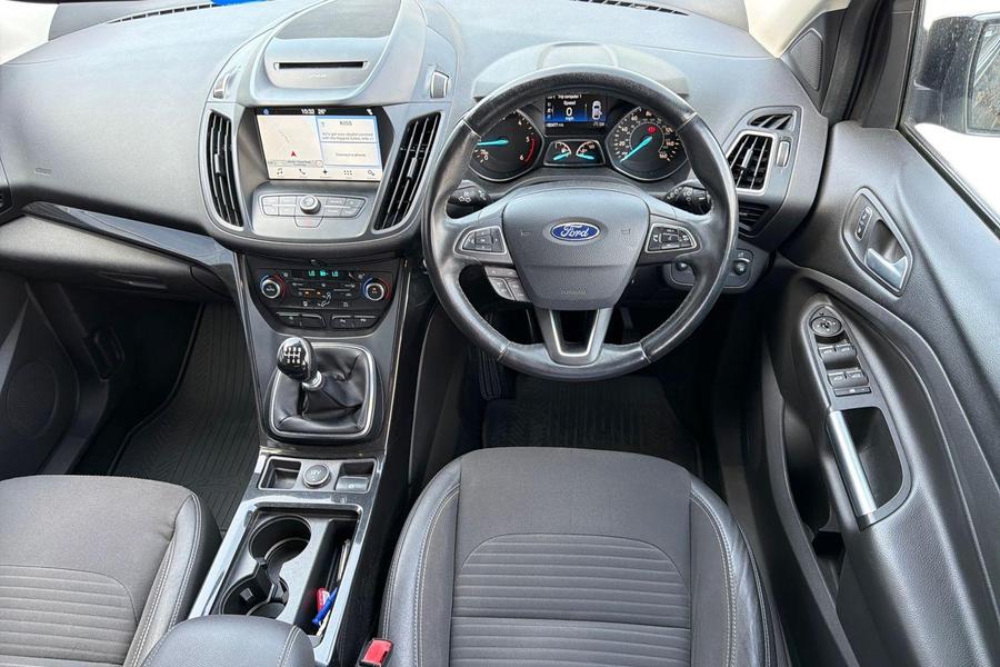 Ford KUGA Photo autoimg-cf1383e104f02f2dfecc05273f11896a7146b362.jpg