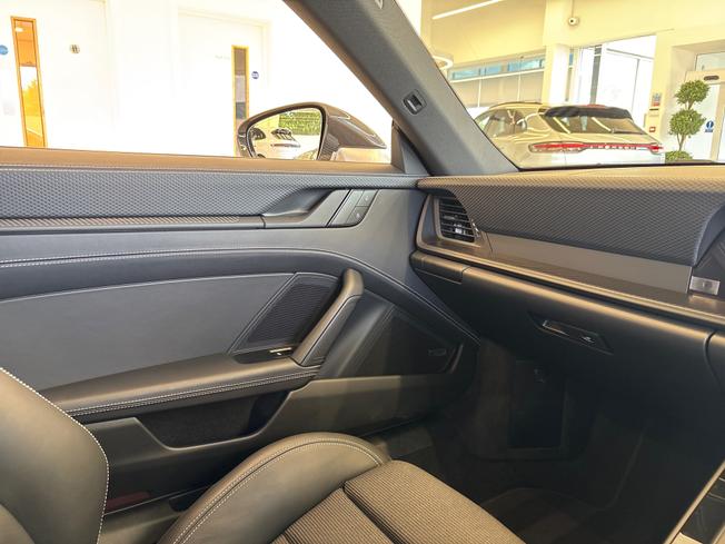 PORSCHE 911 Photo 38