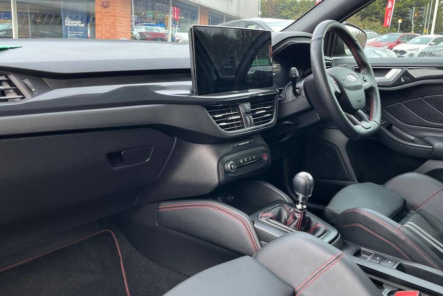 Used Ford FOCUS ET72VAH 18