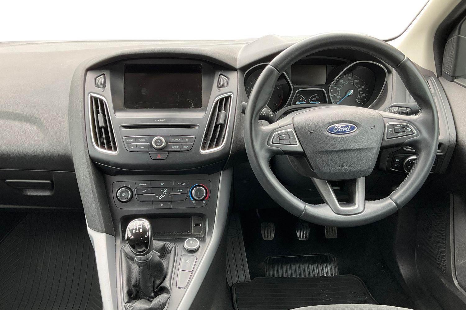 Ford Focus Photo 10