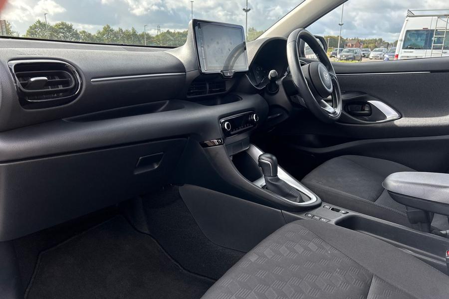 Toyota YARIS Photo autoimg-cf19dc3fcdd72b4ed8bc9f5c3d9c843603b2321b.jpg