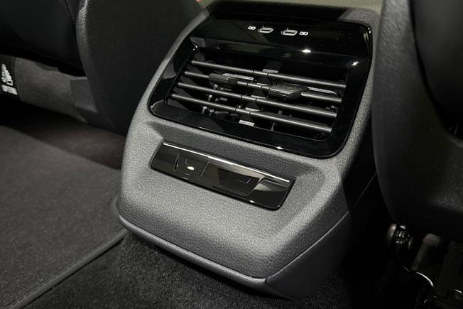 Volkswagen ID.4 Photo 27