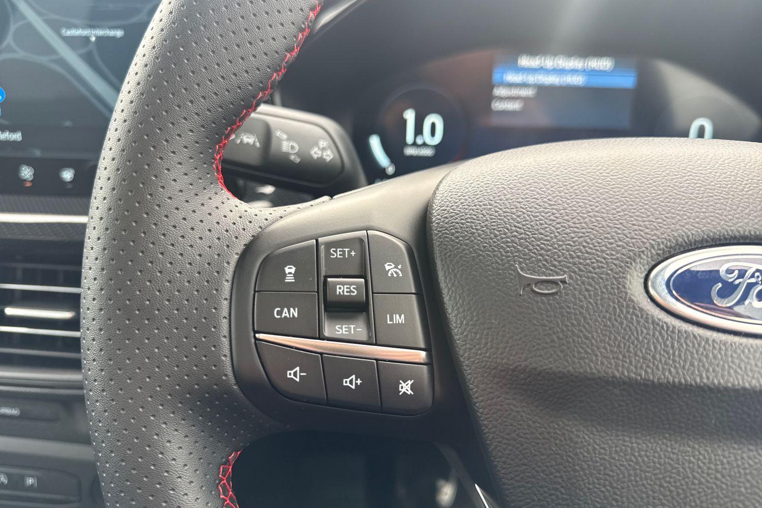 FORD FOCUS Photo 29