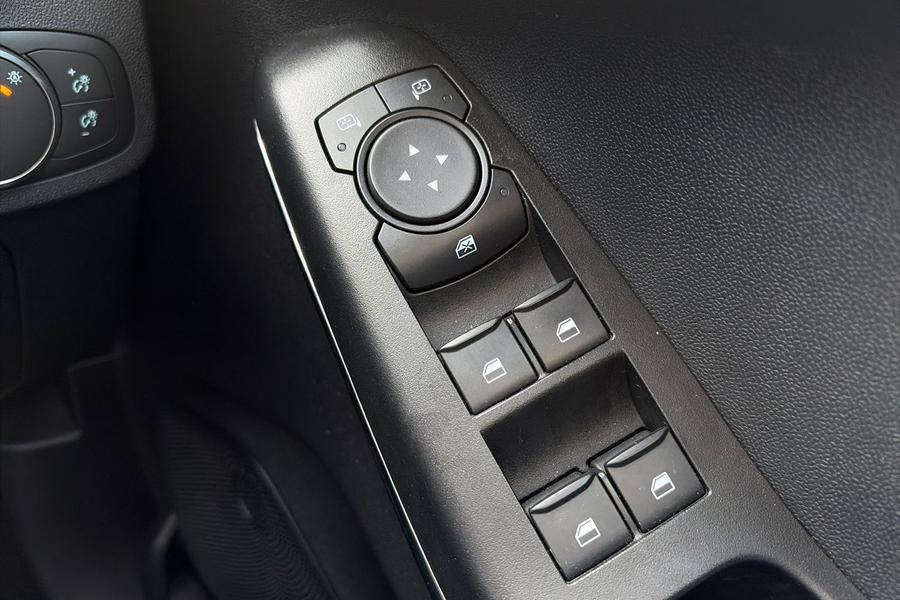 Ford FIESTA Photo autoimg-cf1d68314a1e2b7530307b674ac69b98cbfa95af.jpg