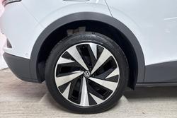 VOLKSWAGEN ID.4 Photo 5
