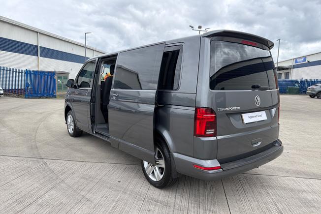 VOLKSWAGEN Transporter Shuttle Photo 32