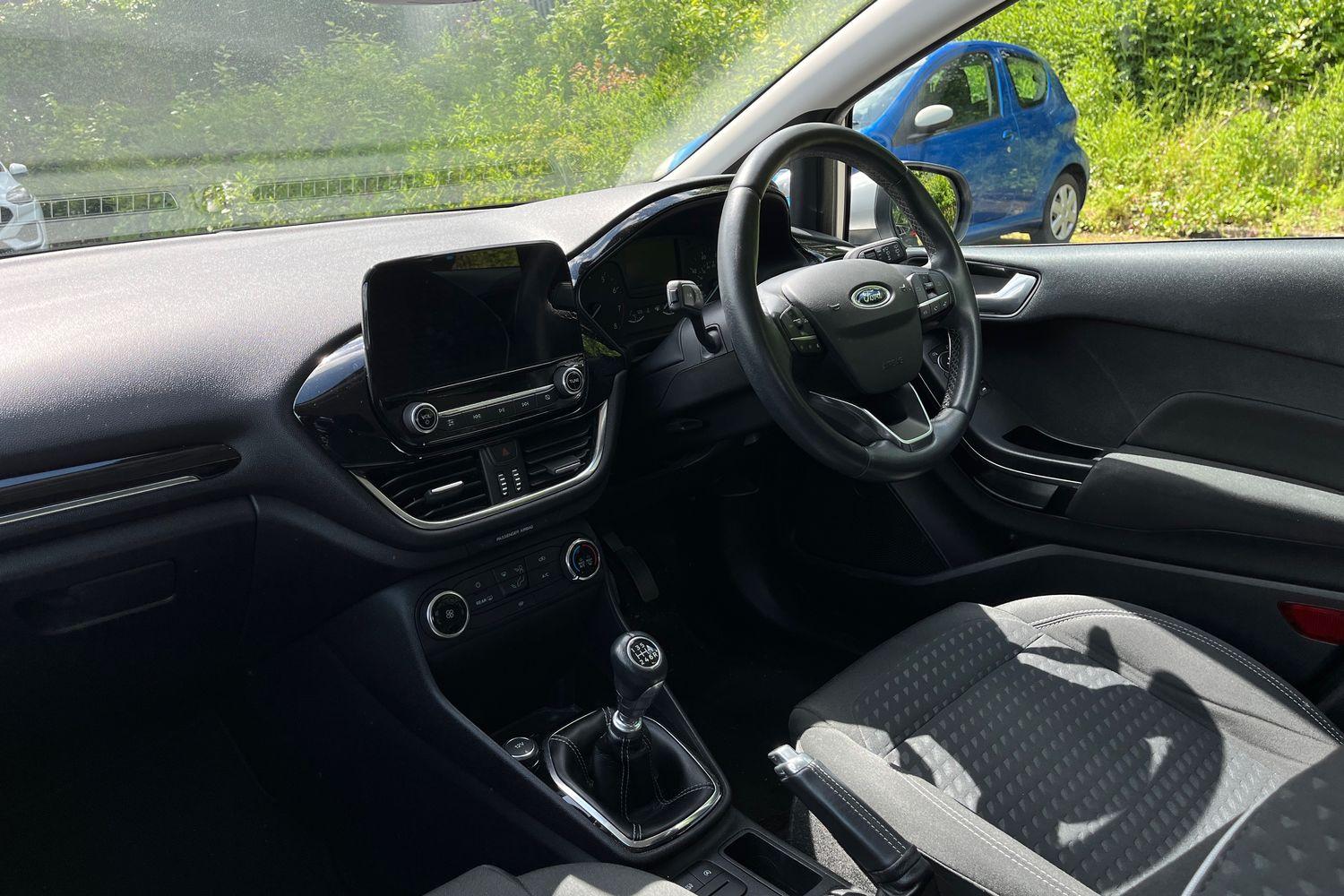 Ford Fiesta Photo 17