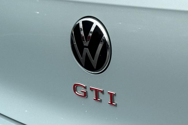 VOLKSWAGEN Golf Photo 49