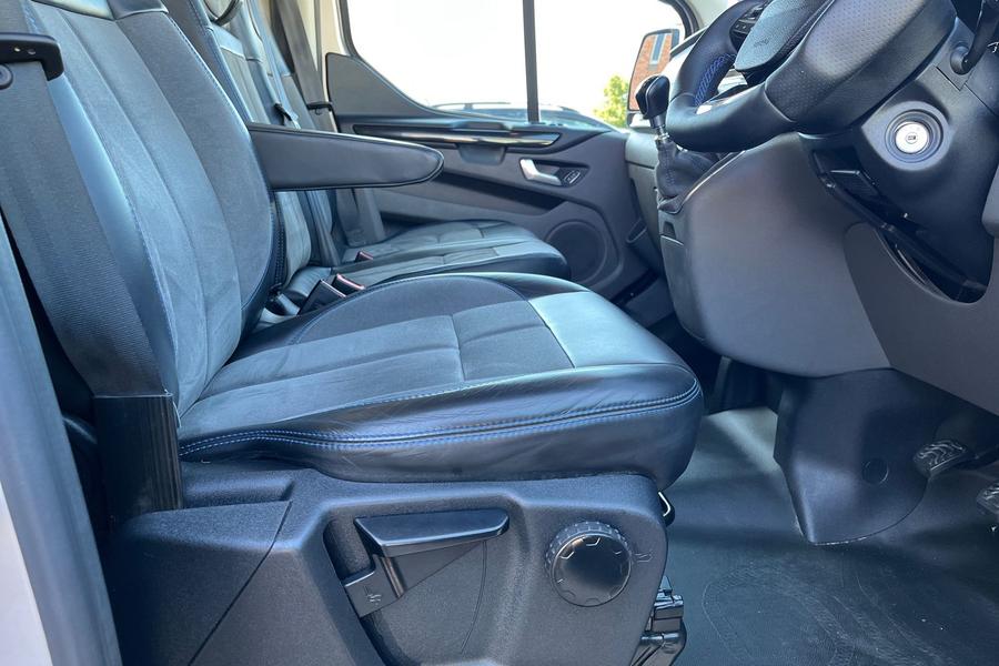 Ford TRANSIT CUSTOM Photo autoimg-cf27453c1057a2e78e39f32e7f788d3357813354.jpg