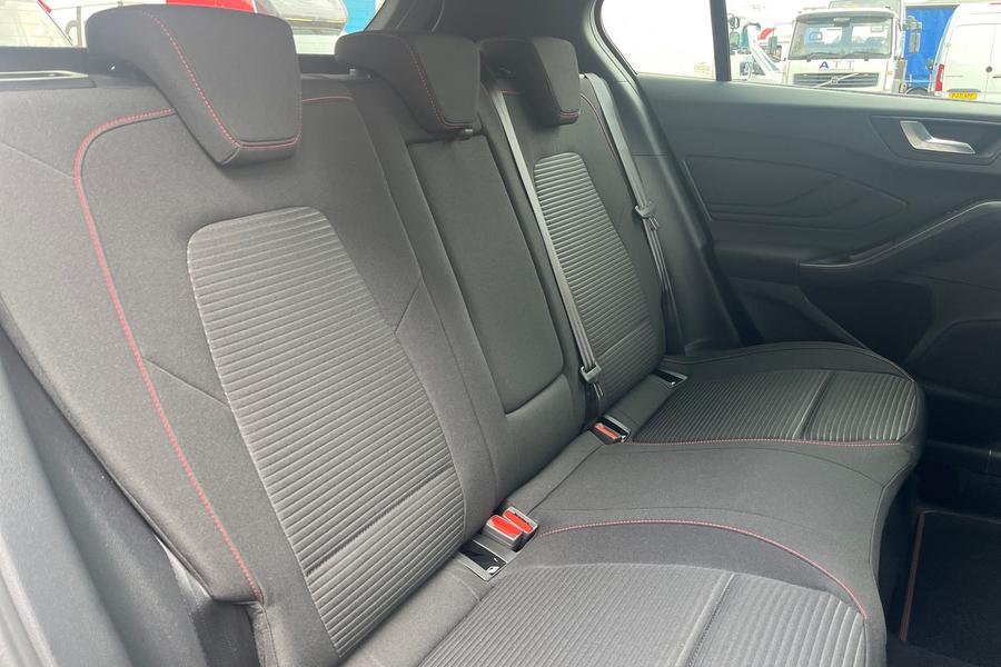 Ford FOCUS Photo autoimg-cf2781479eeb59f5a741211fc33c29dc813ba195.jpg