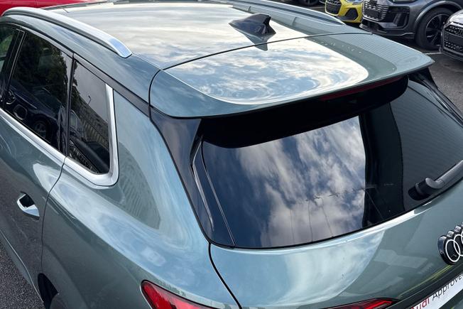 AUDI Q3 Photo 24