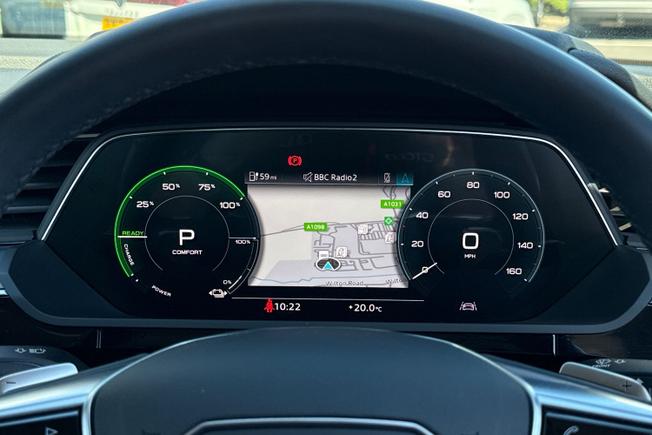 AUDI e-tron Photo 26