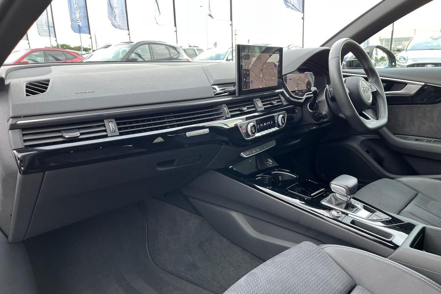 Audi A4 Avant Photo autoimg-cf348f01b253108c336932f141acccd46cc54497.jpg