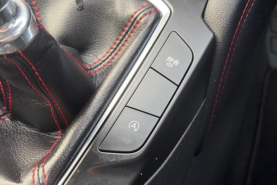Ford KUGA Photo autoimg-cf35c013c2bb768a15ec03935a0c342da8ea766c.jpg