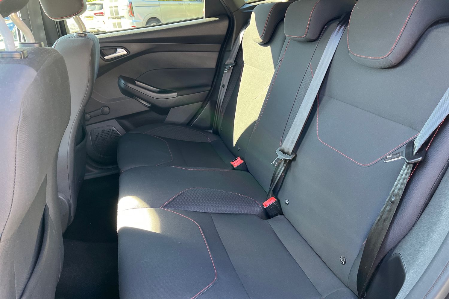 Ford Focus Photo 36