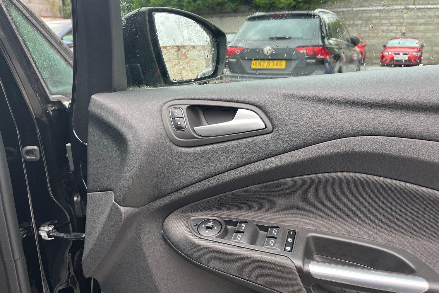 Ford C-MAX Photo 23