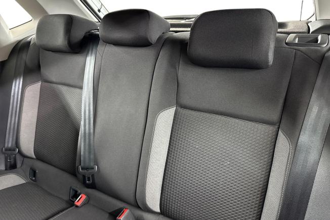 VOLKSWAGEN Polo Photo 9