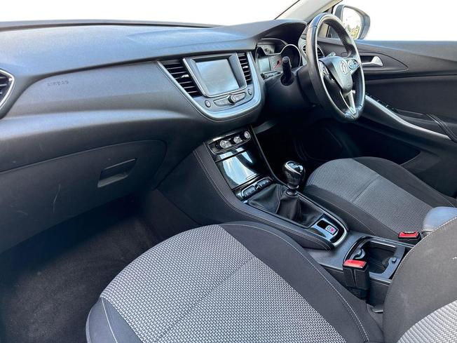 VAUXHALL Grandland X Photo 2